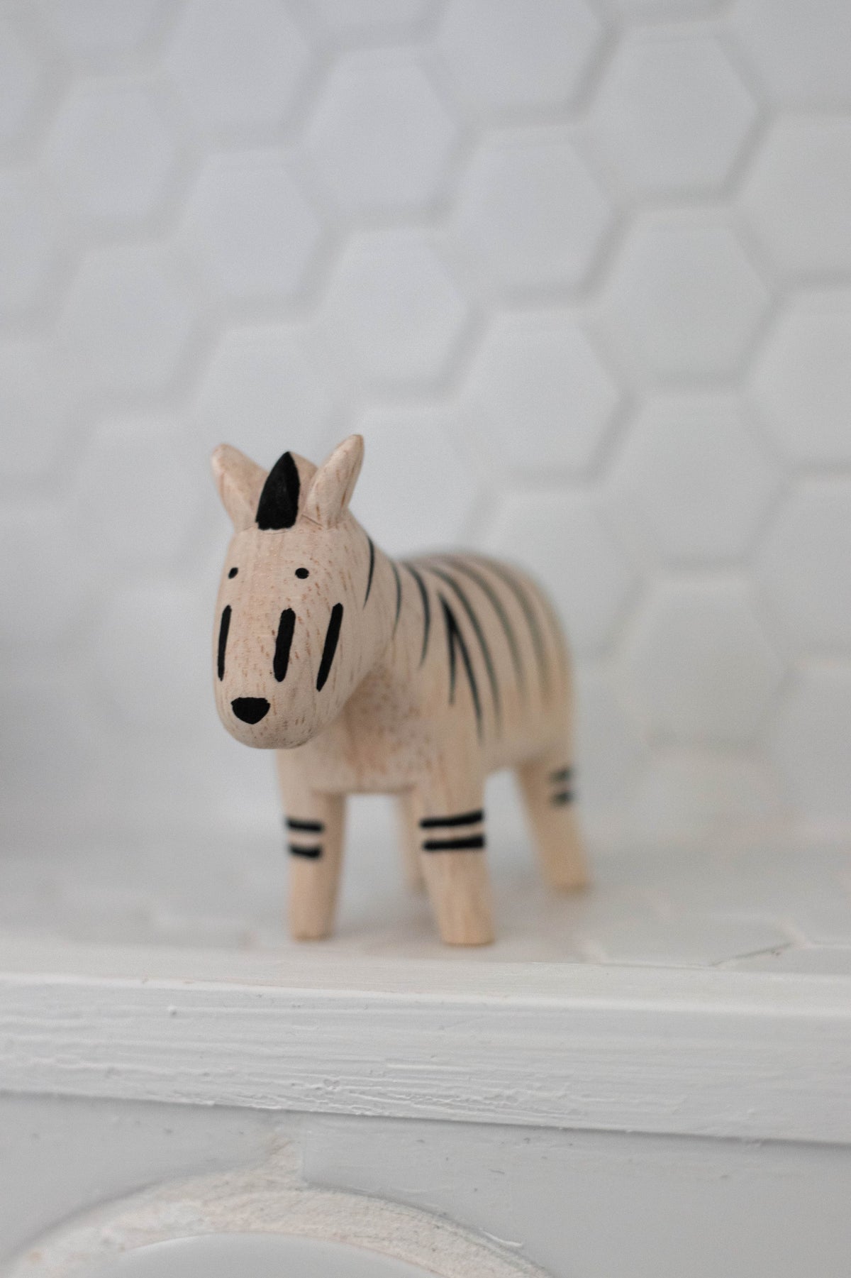 Figurine Zèbre en Bois en situation