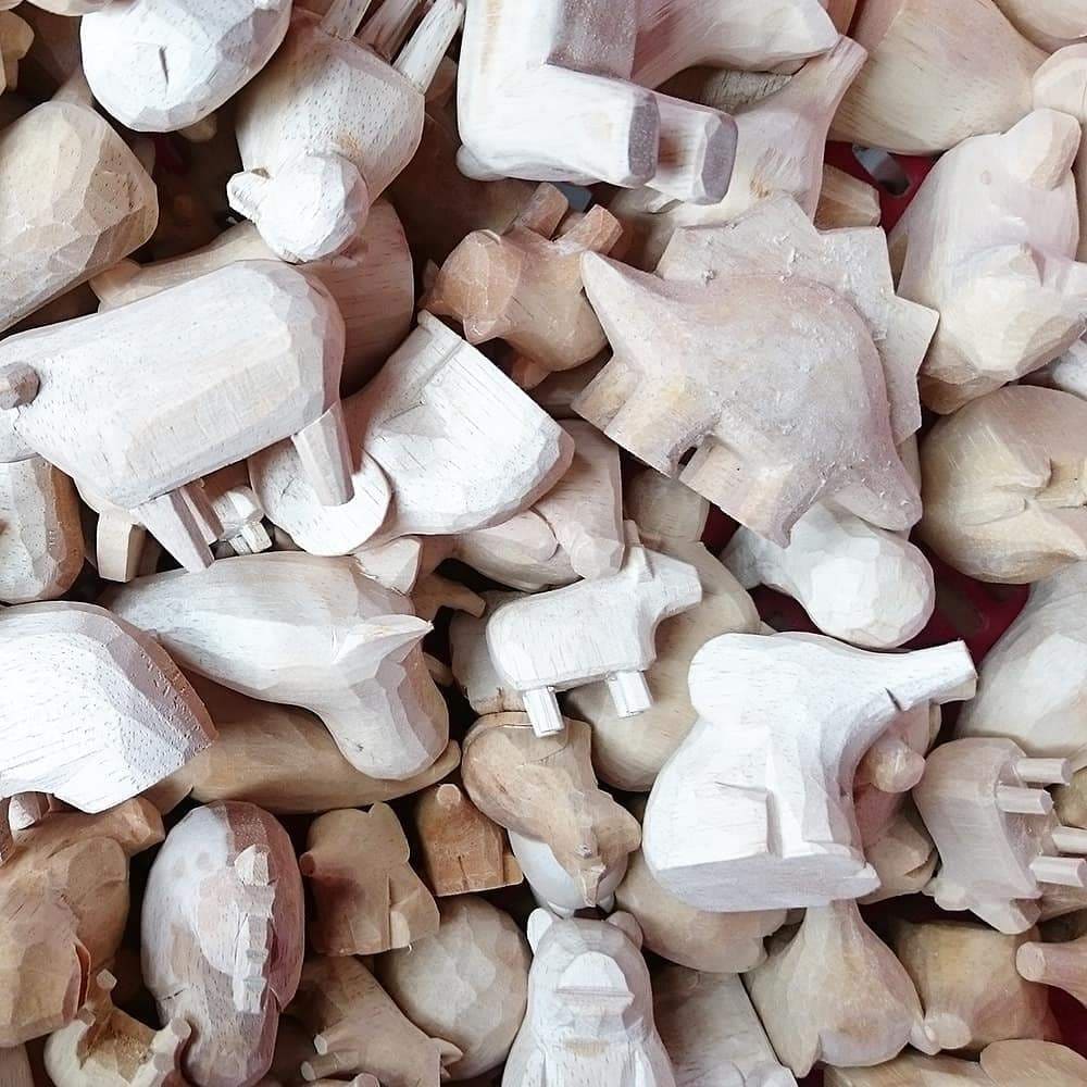 Figurine Signe en Bois