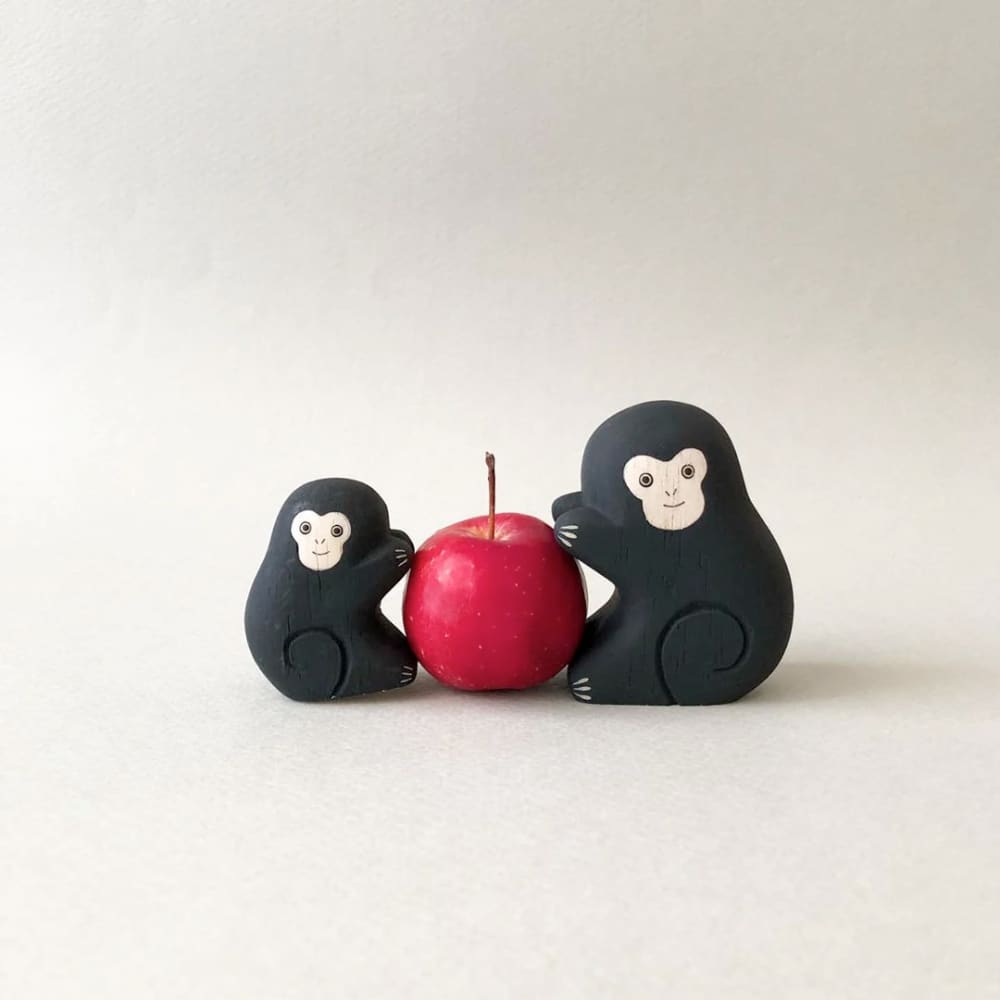 Figurine Enfant Singe en Bois