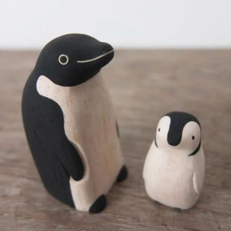 Figurine Pingouin Parent en Bois