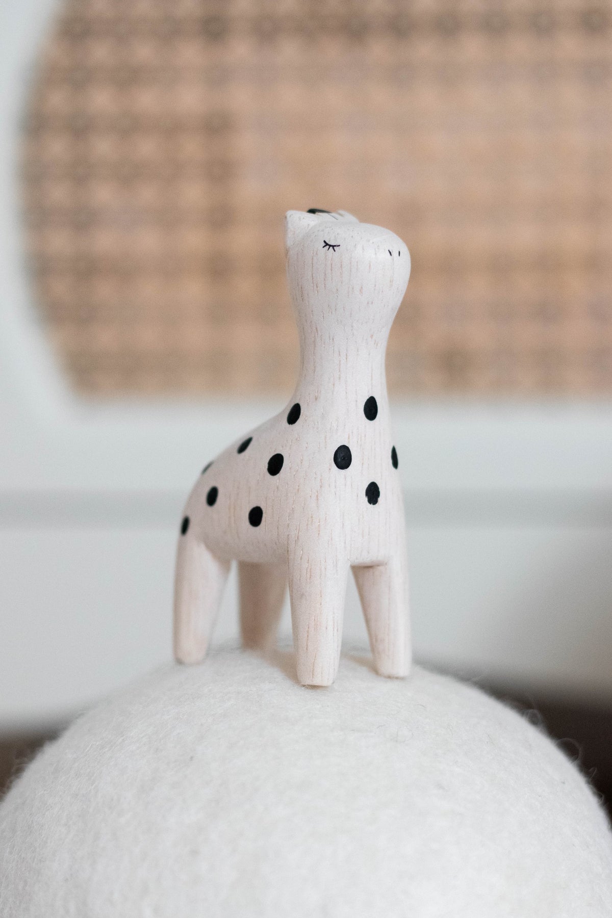 Figurine Girafe en Bois en situation