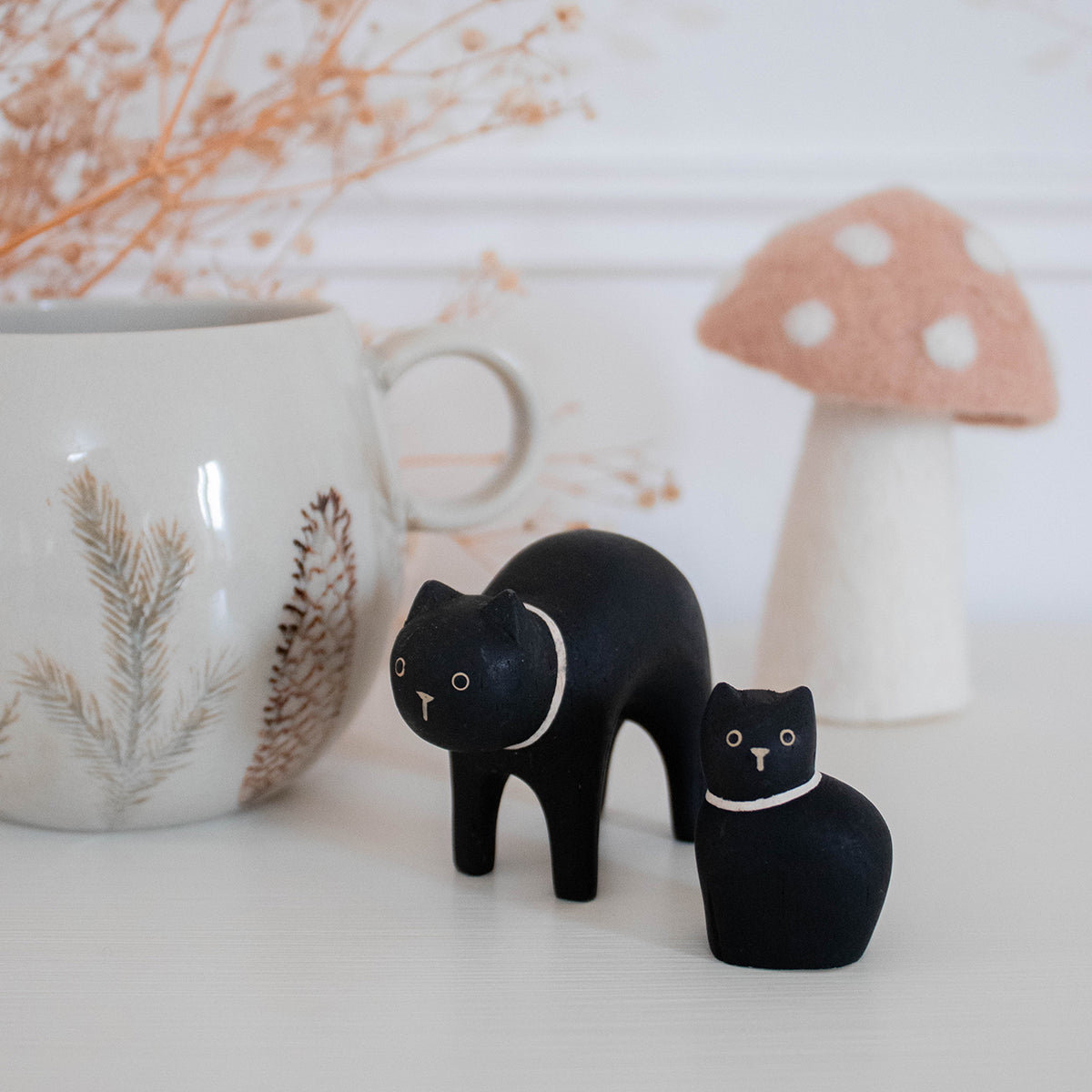 Figurine Enfant Chat noir en Bois
