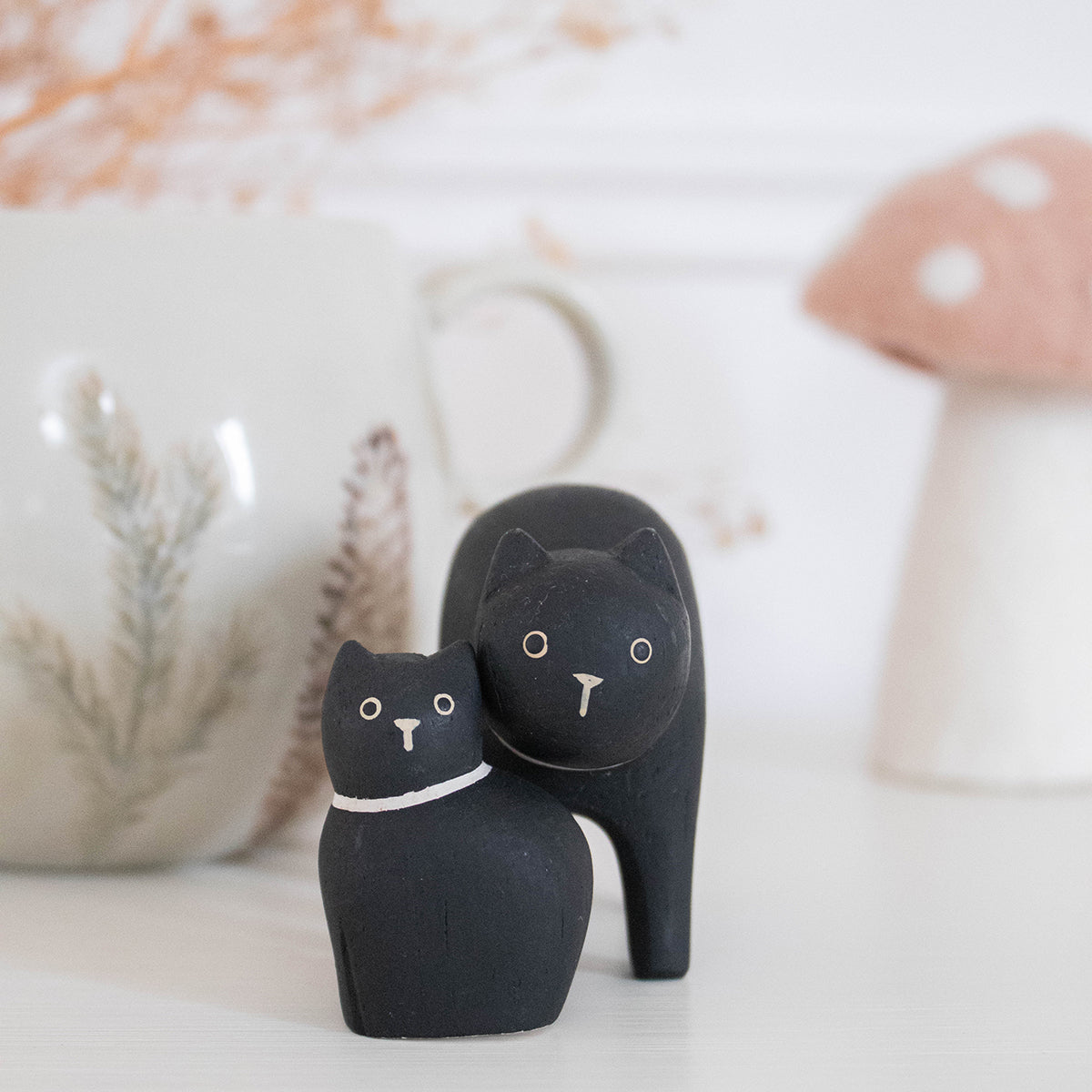 Figurine Enfant Chat noir en Bois