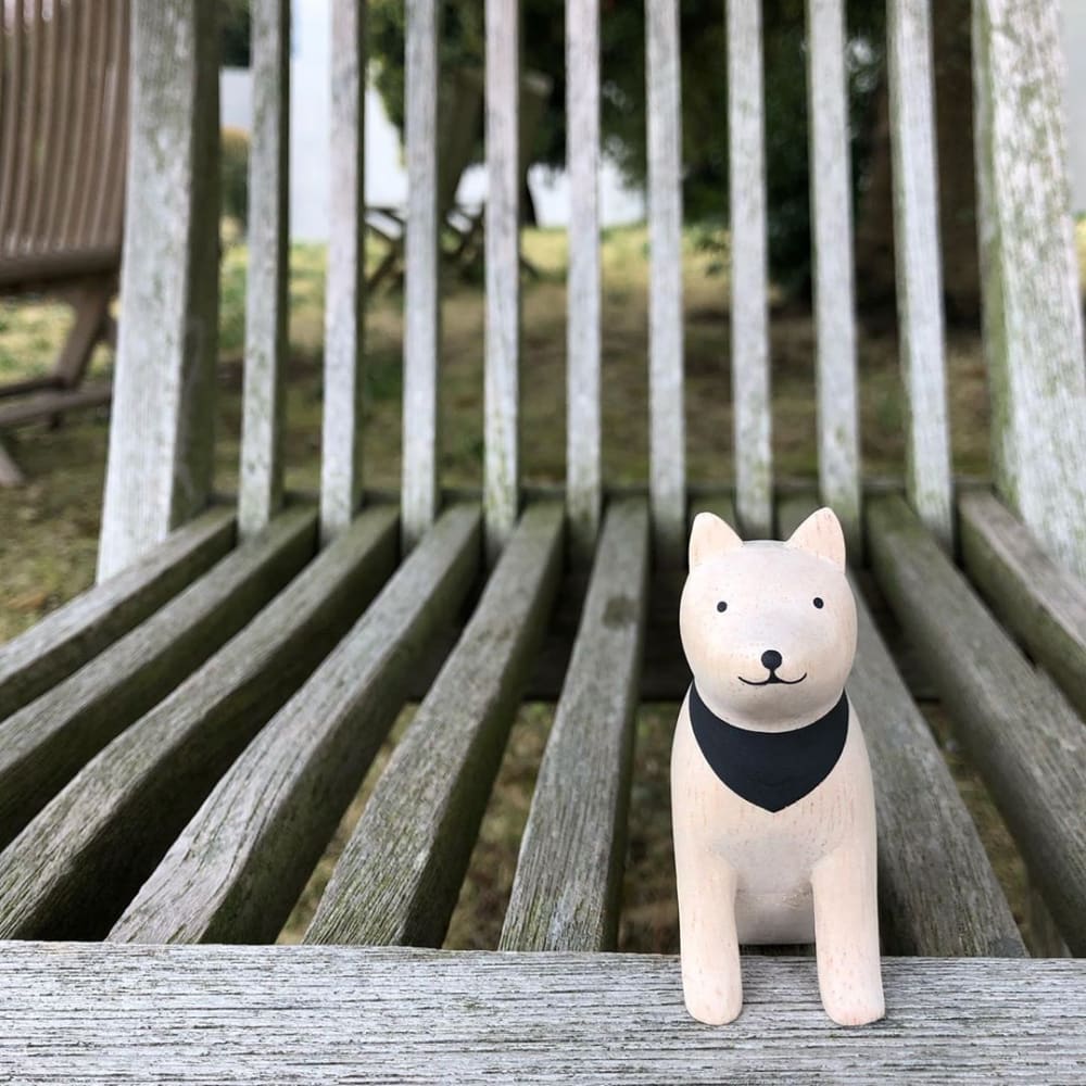 Figurine en bois- Chien Akita
