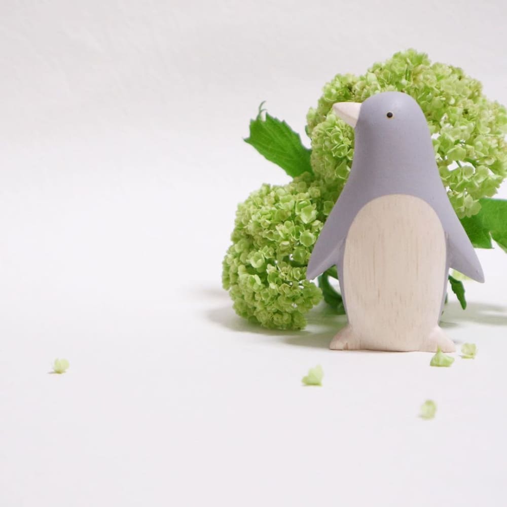 Figurine Pingouin gris en Bois