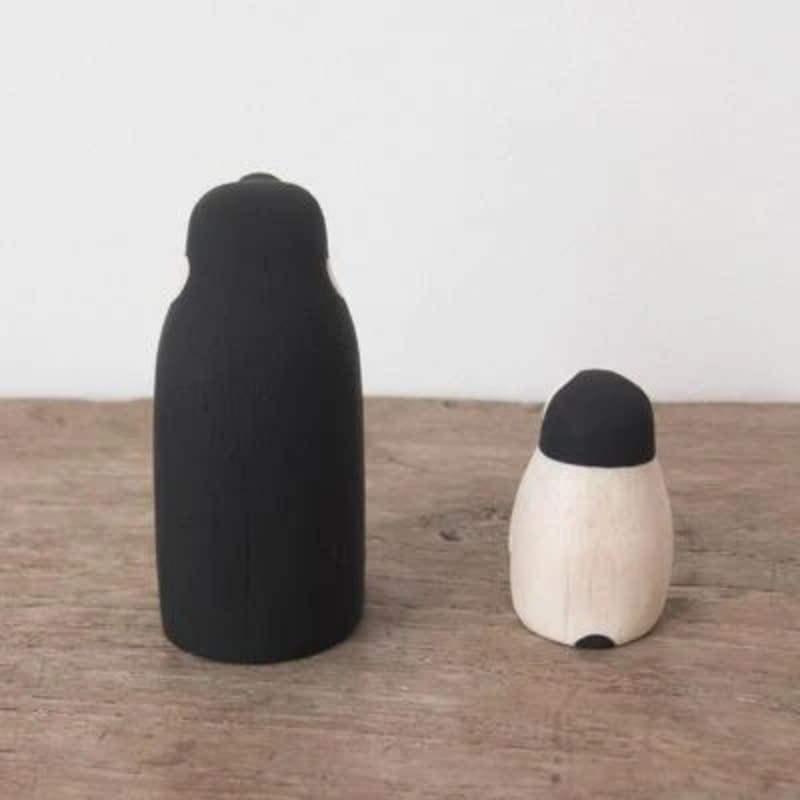 Figurine Pingouin Parent en Bois