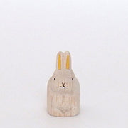 Coniglio seduto dorato in legno | segno zodiacale