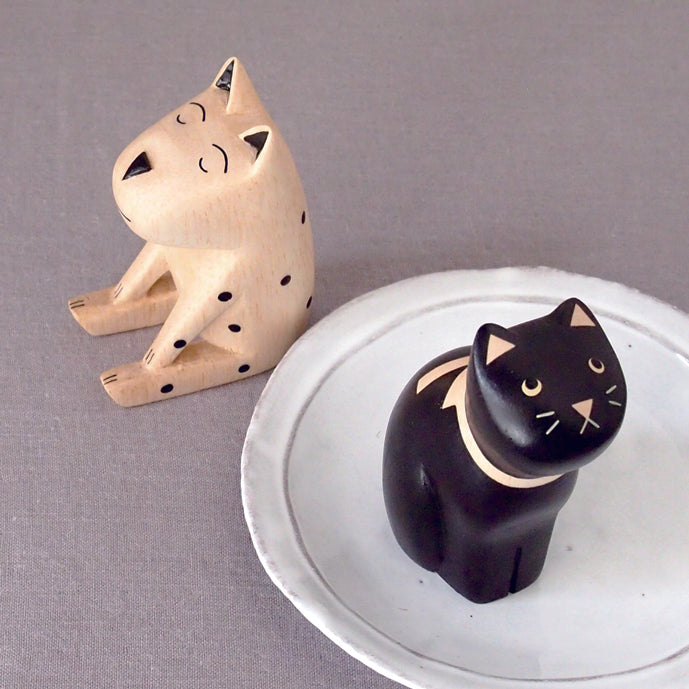 Cat & Dog/ Small Black Cat - T lab europe
