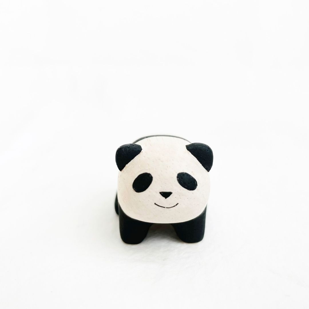 Figurine Panda Enfant en Bois